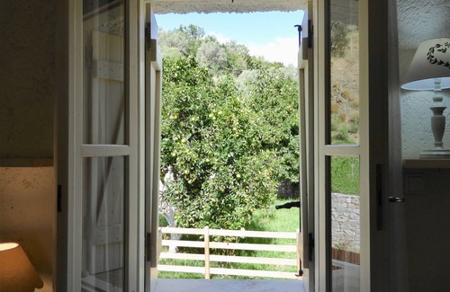Mixorrouma House | Country house near SPILI with peaceful garden, orange trees and jacuzzi