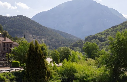 Salinas House | Country House 'Nogal' with Mountain View, Balcony and Wi-Fi
