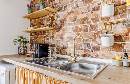 Sao Simao Villa | Country House "O Mundo Da Lua - Casa Este" with Shared Garden & Wi-Fi