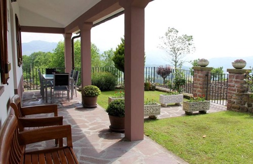 Errazu House | Country House 'Oiaraberri' with Private Garden and Wi-Fi