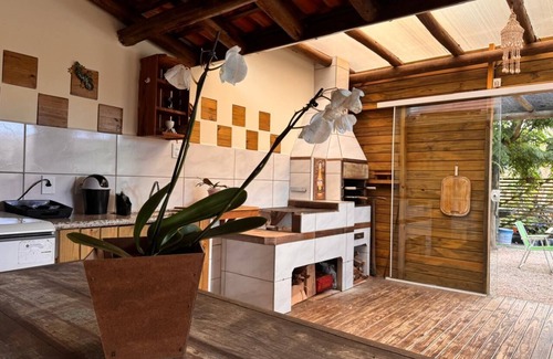 Praia do Rosa House | Country House on the Beach. Small pets allowed.