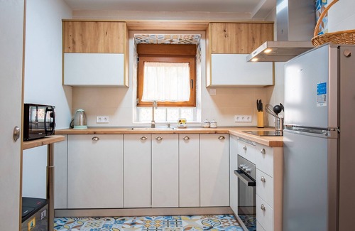 Navaluenga House | Country House 'Quercus' with Mountain View, Wi-Fi and Air Conditioning