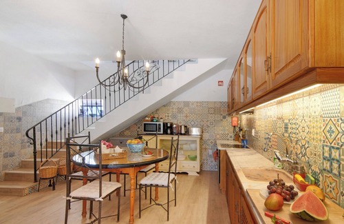 Cerro do Mocho Villa | Country House 'Quinta Da Ilda' with Sea View, Wi-Fi and Air Conditioning