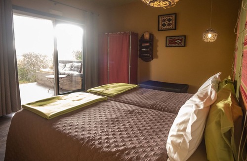 Silves Villa | Country House 'Quinta Do Gato Preto' with Private Pool, Wi-Fi and Air Conditioning