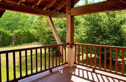 Eguaras House | Country House 'Sagastietxea' with Mountain View, Private Terrace and Private Garden
