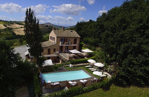 Capodarco Cottage | Country House The house of Carla-Pool and WI FI Free-TWO-ROOM APARTMENT 3 km from the SEA
