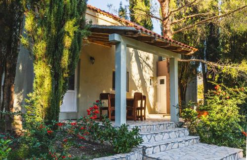 Lovorno Apartment | Country House Uros in Nature with Pool