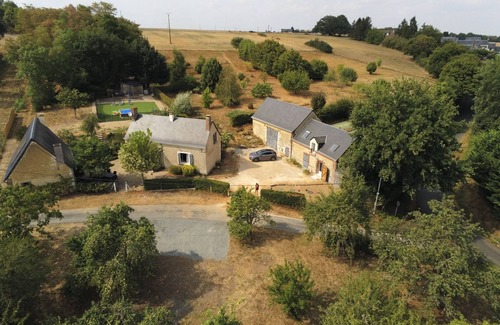 Besse-sur-Braye House | Country house with swimming pool