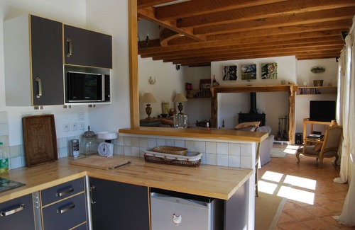Montsalvy Cottage | Country House with heated pool and valley views