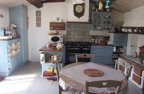 Mache House | Country house with private pool, sleeps 10, calm and rest, Mache