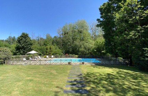 Challes House | Country house with swimming pool and tennis court