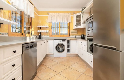 Estacion de Cartama House | Country House Zambrana with Heated Pool