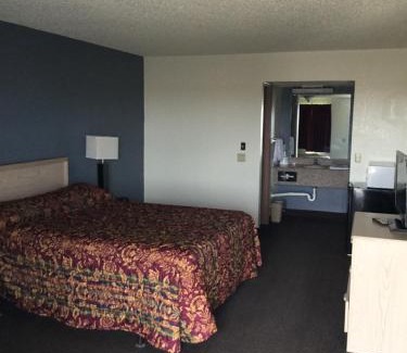 Waukomis Hotel | Country Inn Motel
