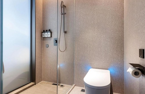 Jeifangbei Central Business District Hotel | Country Inn & Suite by Radisson, Chongqing Liberation Monument Hongya Cave