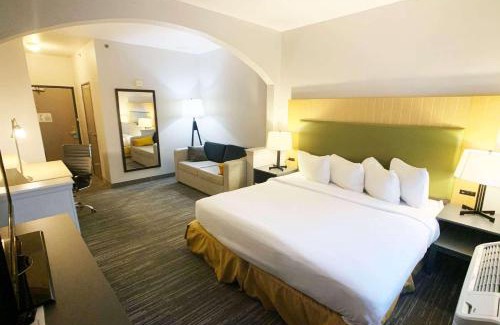 Fort Worth Hotel | Country Inn & Suites by Radisson, Fort Worth West l-30 NAS JRB
