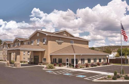 Prineville Hotel | Country Inn & Suites by Radisson, Prineville, OR
