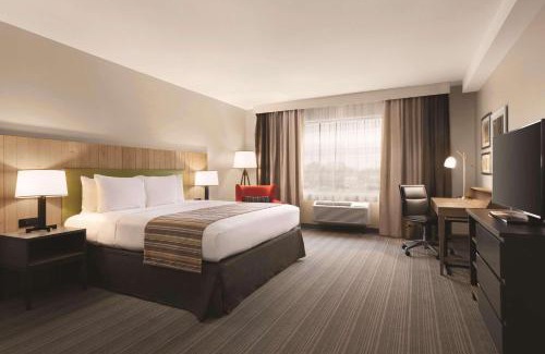 Cannifton Hotel | Country Inn & Suites by Radisson, Belleville, ON