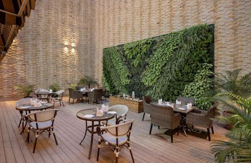 Zirakpur Hotel | Country Inn & Suites by Radisson Chandigarh Zirakpur