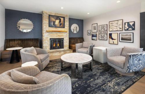Kenilworth Hotel | Country Inn & Suites by Radisson Asheville Downtown Tunnel Road