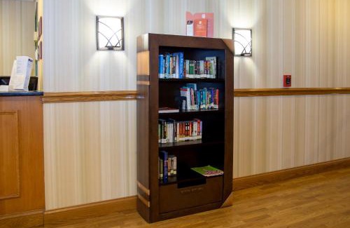Macedonia Hotel | Country Inn & Suites by Radisson, Macedonia, OH