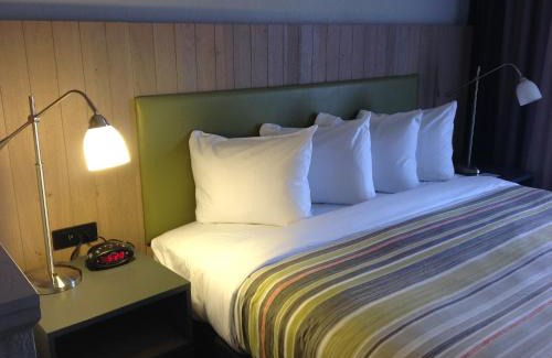 Jackson Hotel | Country Inn & Suites by Radisson, Jackson, TN