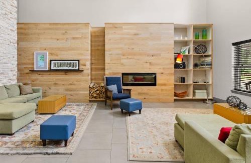 Hollins Hotel | Country Inn & Suites by Radisson, Roanoke, VA