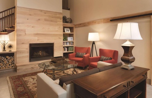 Clive Hotel | Country Inn & Suites by Radisson, Des Moines West, IA