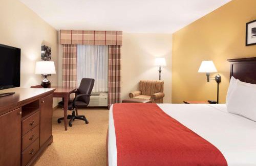 Cedar Rapids - Iowa City Hotel | Country Inn & Suites by Radisson, Cedar Rapids Airport, IA