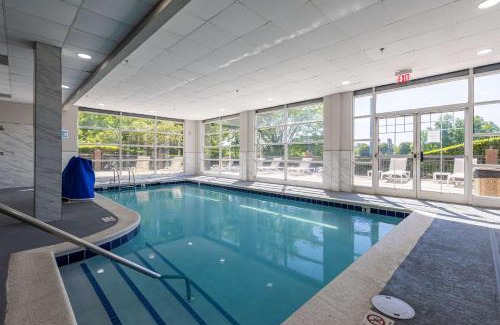 Huntersville Hotel | Country Inn & Suites by Radisson, Lake Norman Huntersville, NC