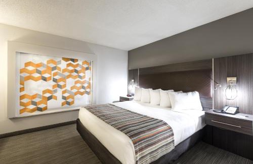 Huntersville Hotel | Country Inn & Suites by Radisson, Lake Norman Huntersville, NC