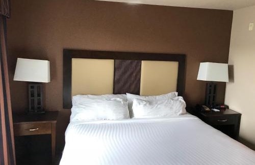 Garden City Hotel | Country Inn & Suites by Radisson, Murrells Inlet, SC