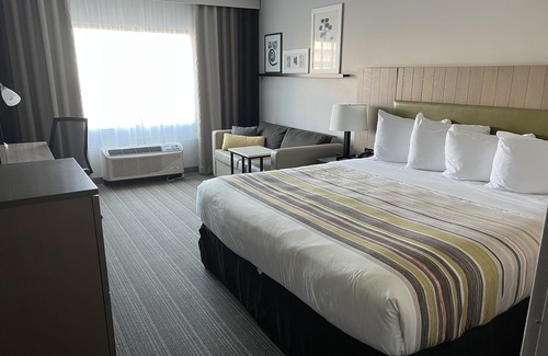 North Ocean City Hotel | Country Inn & Suites by Radisson, Ocean City, MD