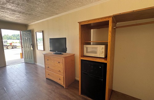New Llano Hotel | Country Inn