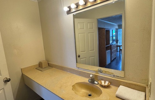 New Llano Hotel | Country Inn