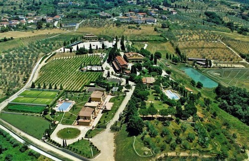 San Donato in Fronzano Apartment | Country Estate Fattoria degli Usignoli