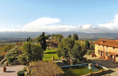 San Donato in Fronzano Apartment | Country Estate Fattoria degli Usignoli