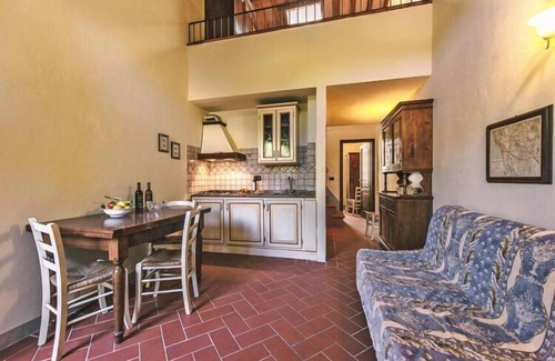 Capannoli Apartment | Country House in Tuscany with Pool