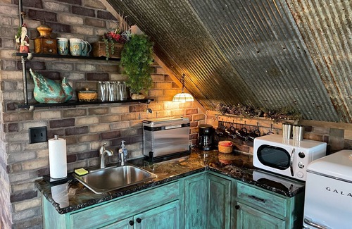 Elk Creek Apartment | COUNTRY LACE Retro Place