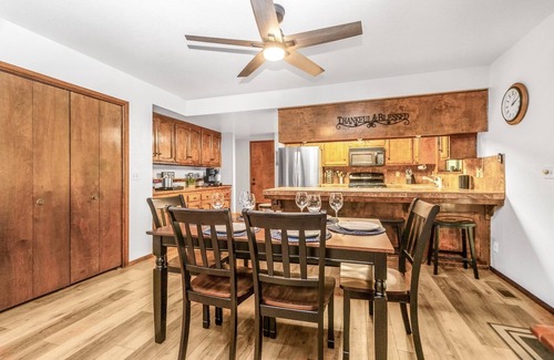 Trinity Center House | COUNTRY LAKE RETREAT. New on the market! Special rate. Book now.