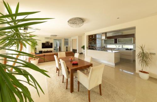 Breitenbrunn Villa | Country Lake Villa