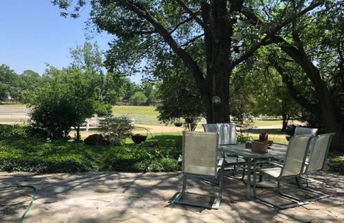 Richland Hills House | Country living in the Big City!
