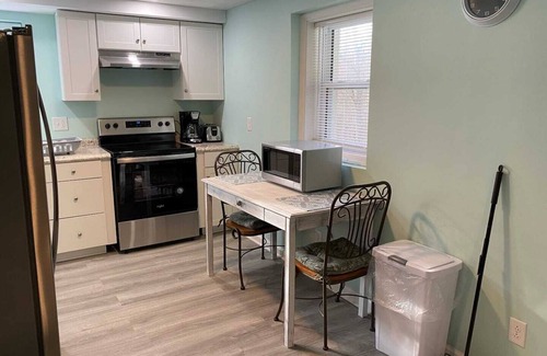 Charleston Apartment | Country living patio apt in town new w/2 queen beds