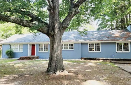 Pine Bluff House | Country-Lux Stay & Play Spacious, Cozy Retreat-Experience True Comfort and Joy