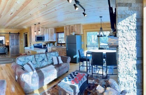 Davis Cabin | Country Mile - 43 Promised Land RoadnnCountry Mile - Hot Tub, Mountain View, Gas Fireplace, Short Drive to Two Ski Resorts & Two State Parks