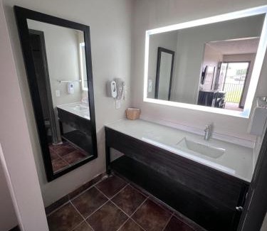West Union Hotel | Country Nights Inn
