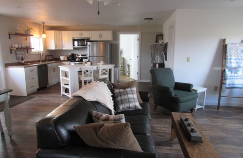 Westby Cottage | Country Pines Cottage - 1000 SQ/FT in the country - Peaceful & Relaxing