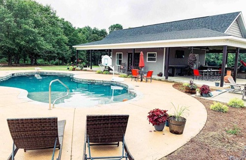 Cochran Cottage | Country Pool House Cottage