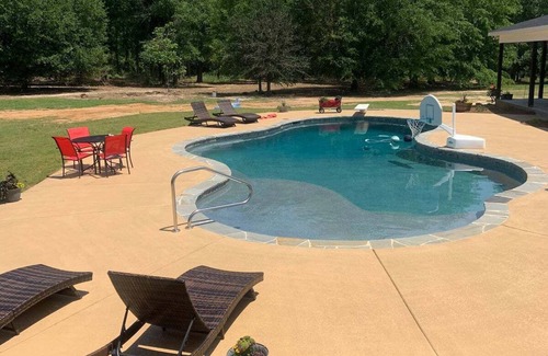 Cochran Cottage | Country Pool House Cottage