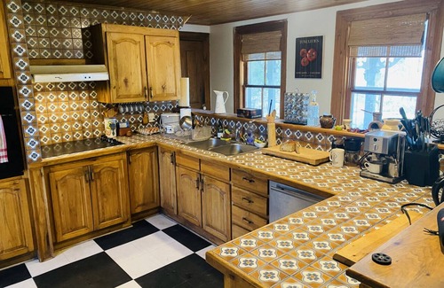 Madoc Bed & Breakfast | Country Retreat - Meals, Yoga, Sauna/Cold Plunge .Sleeps up to 18
