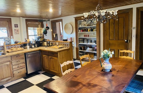 Madoc Bed & Breakfast | Country Retreat - Meals, Yoga, Sauna/Cold Plunge .Sleeps up to 18
